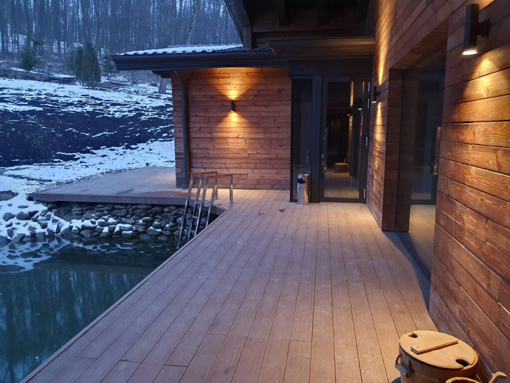 WPC-Terrassendiele Bruggan im Winter