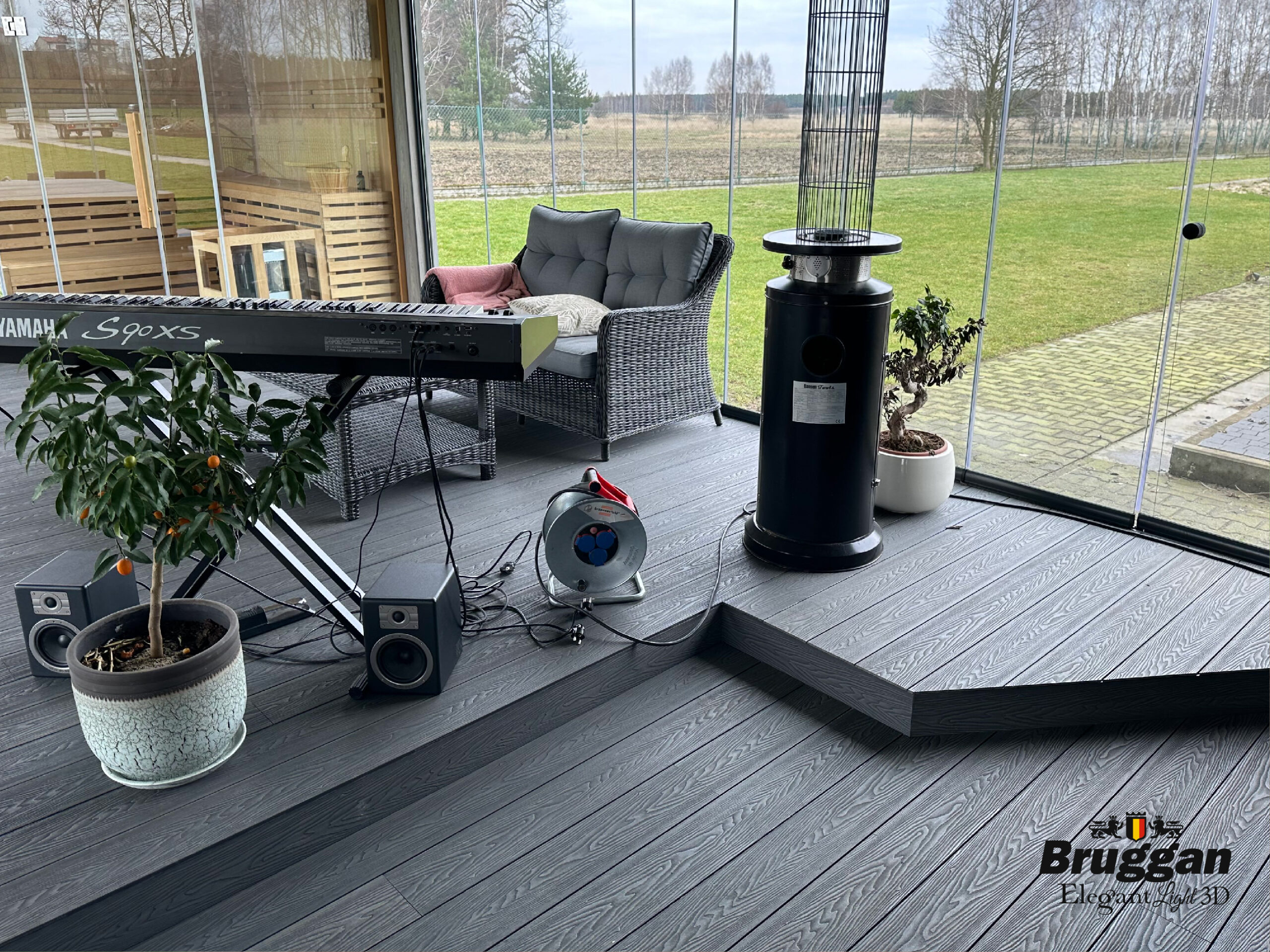 Террасная доска Bruggan Elegant Light 3D Graphite. 3Д тиснение. Для террас, беседок, веранд, бассейнов, подшивки крыш.