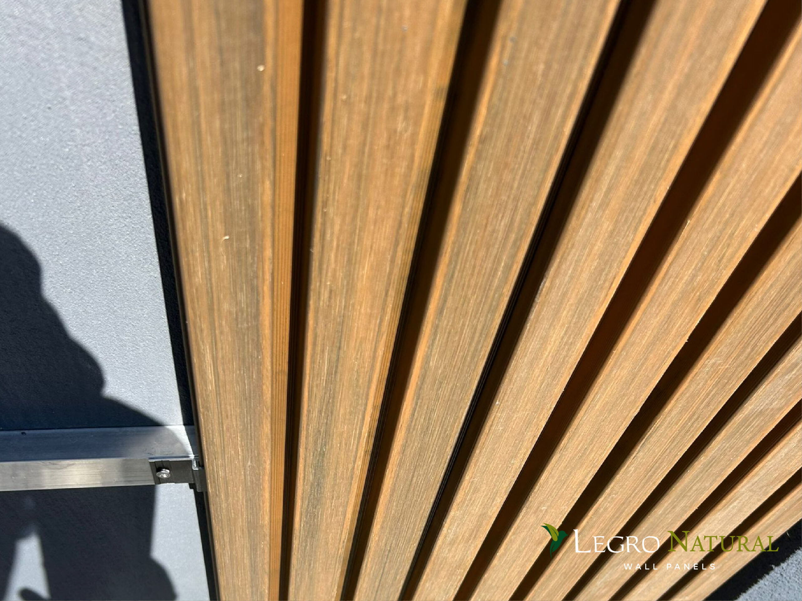 Фасадний профіль Legro Teak (FS 21, FS 15). Фасадна дошка Legro Natural Teak має максимальний захист від плям і впливу ультрафіолетового випромінювання.