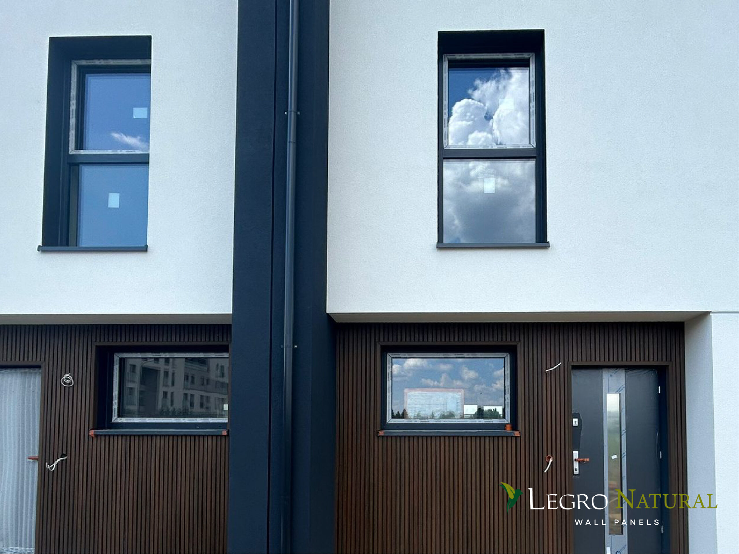 Фасадний профіль Legro Walnut (FS 21, FS 15). Дошка Legro Natural Walnut для оздоблення фасадів для має захист від плям і впливу ультрафіолетового випромінювання.