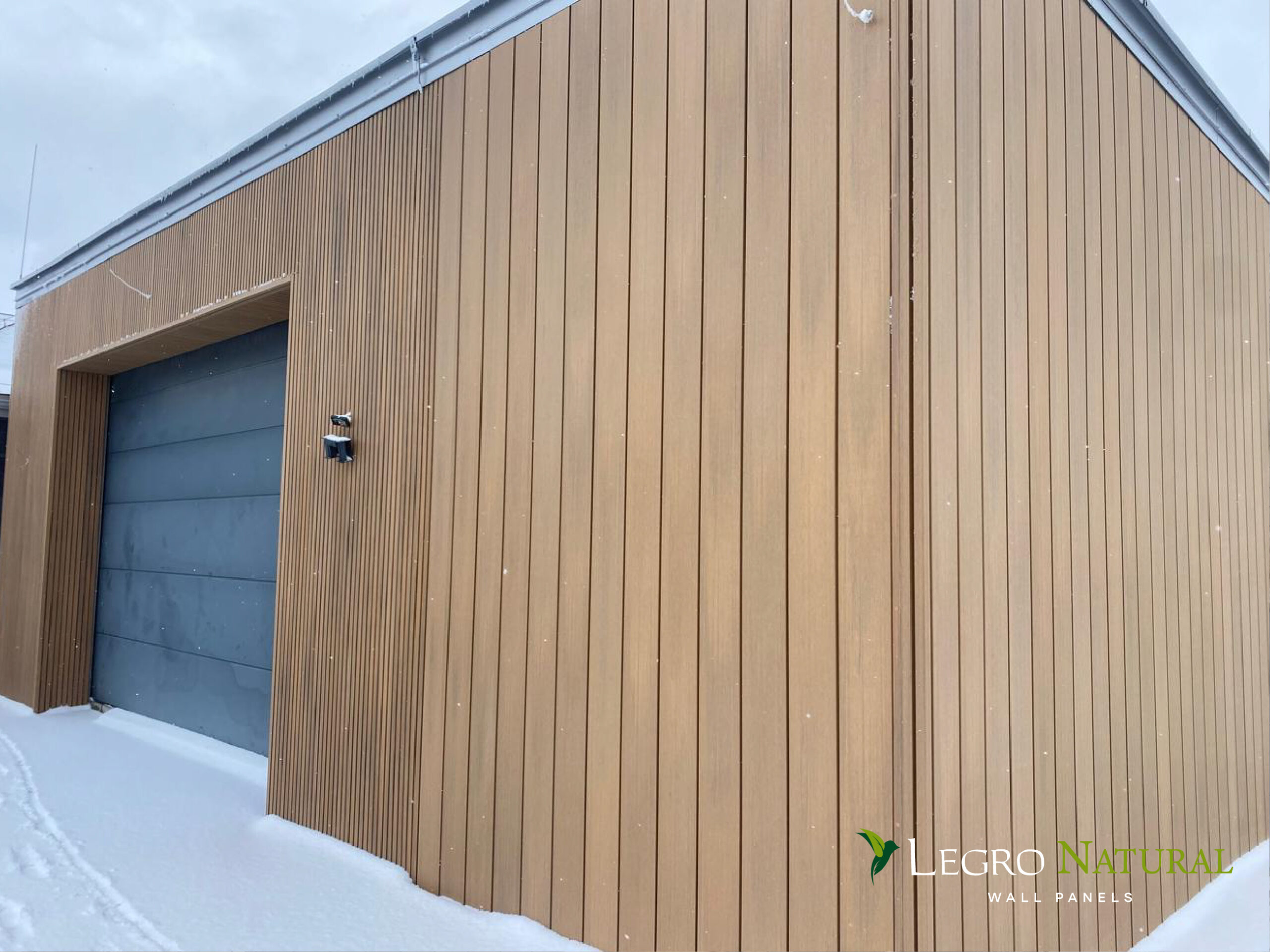 Фасадний профіль Legro Golden Maple (FS 21, FS 15). Фасадна дошка Legro Natural Maple має максимальний захист від плям і впливу ультрафіолетового випромінювання.